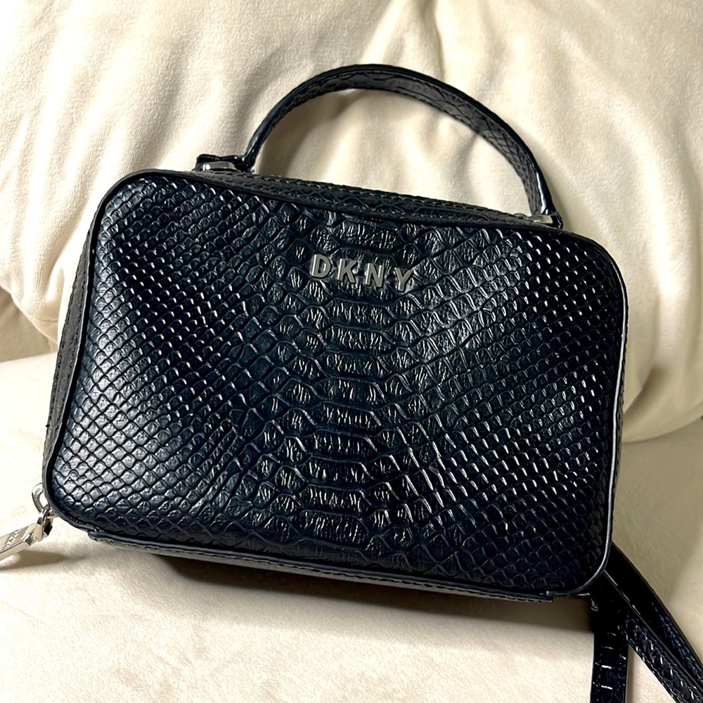 Black purse DKNY
